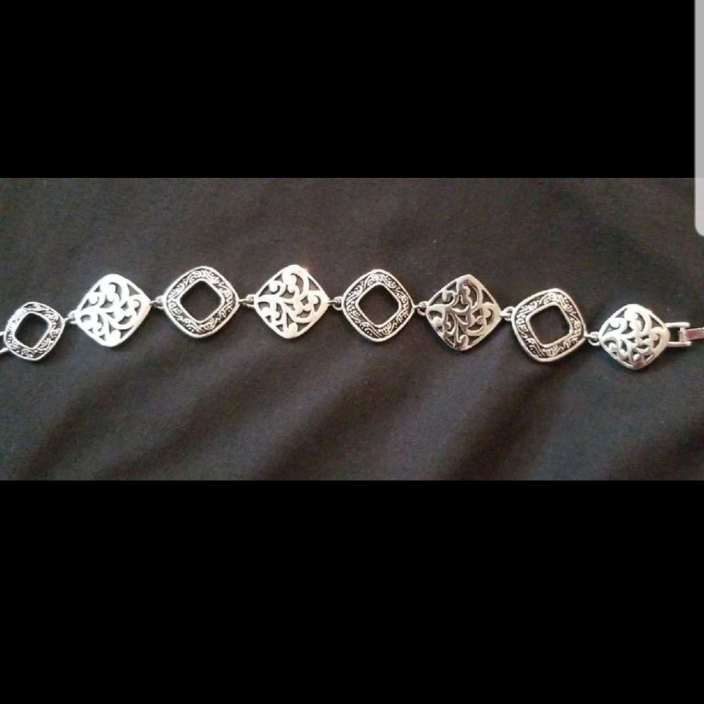 Lia sophia bracelet